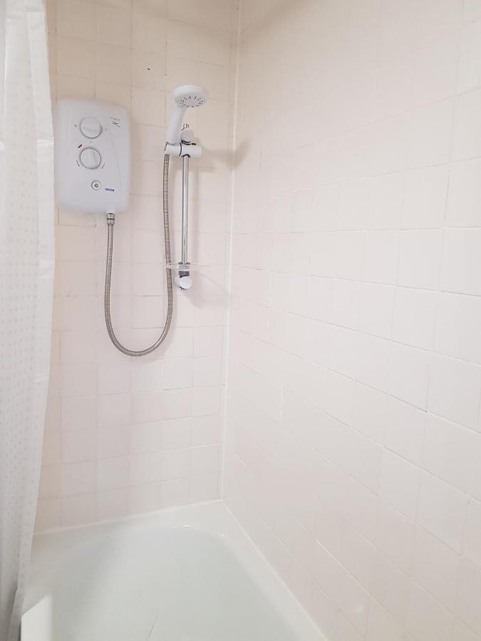 Wonderland Guest House Ковънтри Екстериор снимка